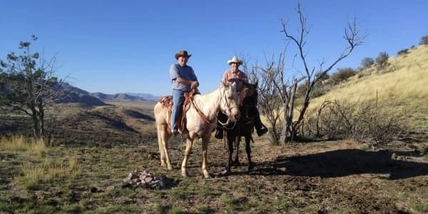 2-Hour Horseback Riding Mountain Trail Ride for Two