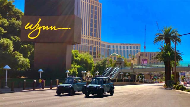 Las Vegas Strip and Downtown - 2 1/2 hr. Tour For a Passenger