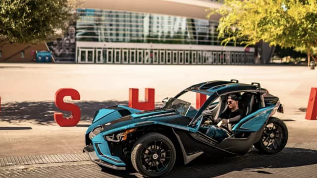 One-Hour Polaris Slingshot Rental for Adults 25 or Older Manual Transmission- Stick Shift Only