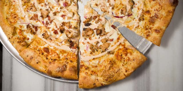 25% Off Large 16" The Garden, Spicy BBQ or Arizona (It's Hot Here) Specialty Pie