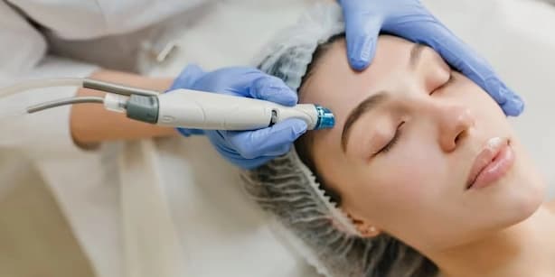 One Microneedling Session for Face & Neck