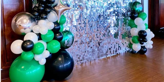 Basic Graduation Decor Package - "Caps Off Celebration"