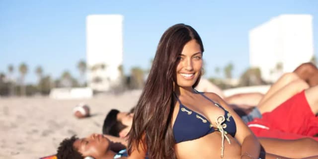 Full-Body Spray-Tan Session for New Customers