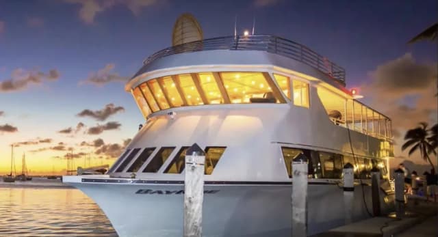 VIP Ticket @ Clevelander, 3 Hour Yacht w Open Bar Included + Roundtrip Party Bus + VIP Club Entry Fri, Sat, Sun 7pm-1am