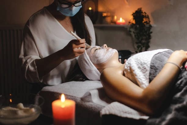 50-Minute Refresher Facial Relaxing Seaweed-Based Spa Treatment