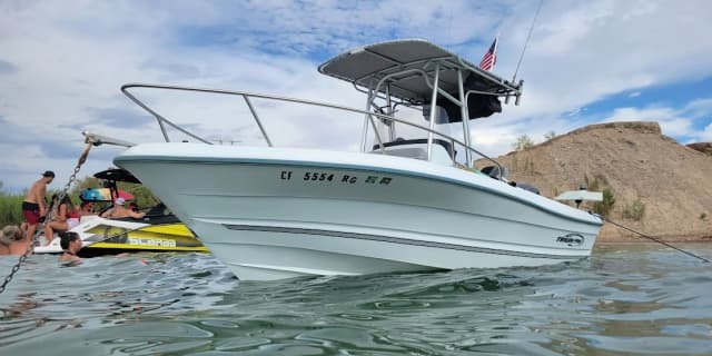 Luxury Boat Cruise For 3 Hours