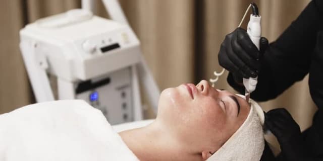 Microneedling with MesoTheraphy (One Session)