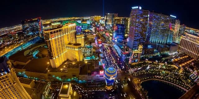 Skyline Helicopter Tours Private Las Vegas Strip Package