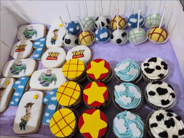 200 Piece Package - Upto 8 Choices