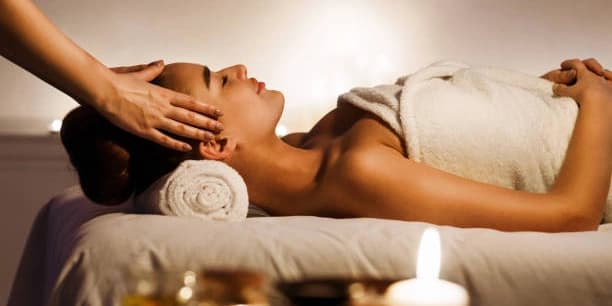 90 Minutes Swedish Deep Tissue Combo with Aromatherapy and Back Scrub