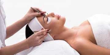 One New Set of Mascara Look + One 2 Week Fill-In Eyelash Extensions