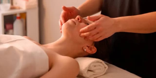 Lymphatic Detox Facial