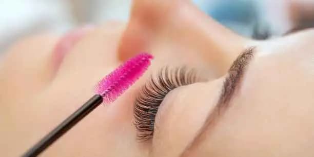 60-Minute Eyelash Lift & Tint
