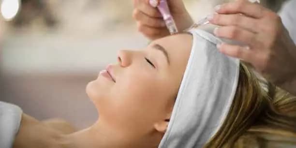 Women's Microneedling Facial