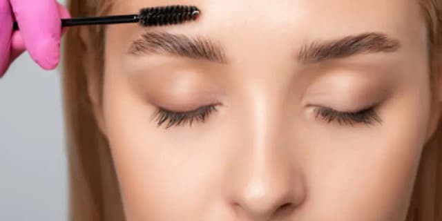 Brow Lamination W/ Deluxe Brow Wax