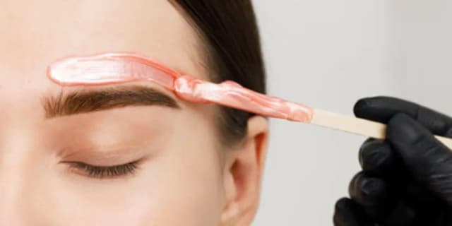 Sparkling Eyebrows (Wax+Tint)