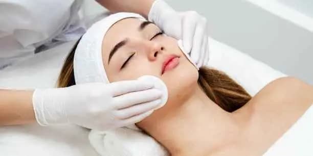 Facial with Extractions
