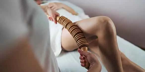 One Cavitation Session with Brazilian Wood Therapy Treatment