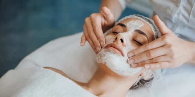 Deep Cleaning Facial
