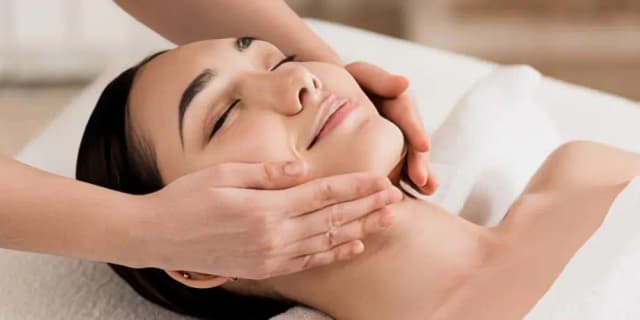 V Lift Resculpting Facial