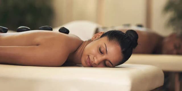 60 Minute Full Body Massage with Sugar Body Scrub (Includes Hot Stone & Aroma oil) (Valid M-Th)