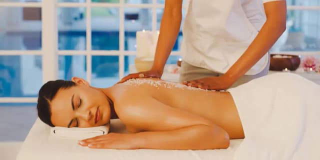 60 Minute Full Body Massage with Sugar Body Scrub (Includes Hot Stone & Organic Aroma Oil) (Valid M-Th)