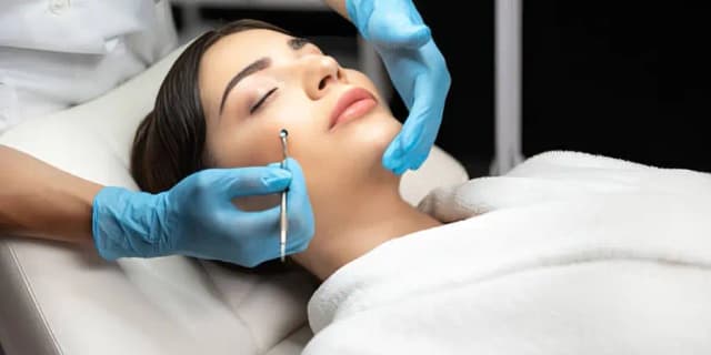 Dermaplaning Facial