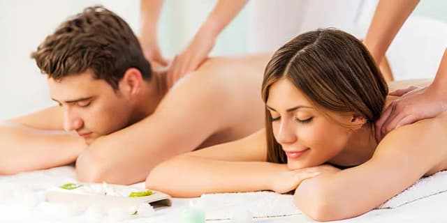 60 Minute Couples Massage Package