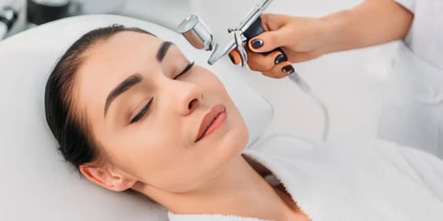 Glow-Boosting Oxygen Facial with Vacuum Purification & Cryo Treatment