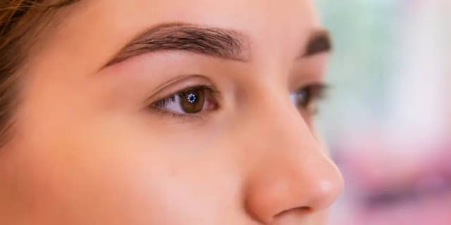 One Eyebrow Lamination with Tinting Treatment